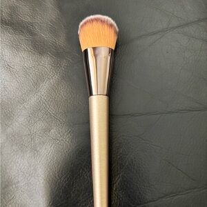 Gold Makeup Brush for Professional Buffing